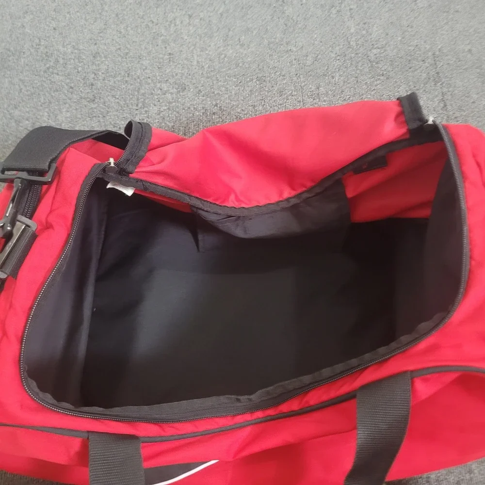Nike Duffel Bag Unisex Red Black Swoosh Athletic Gym Travel Bag Fitness Helath
